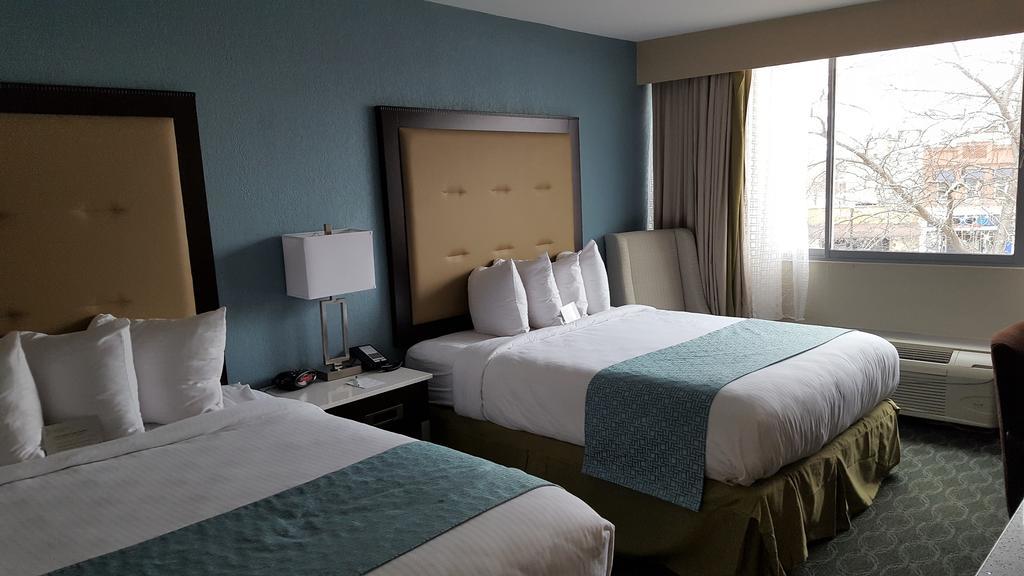 วินด์แฮม การ์เดน เคโนชา ฮาร์เบอร์ไซด์ Hotel ภายนอก รูปภาพ